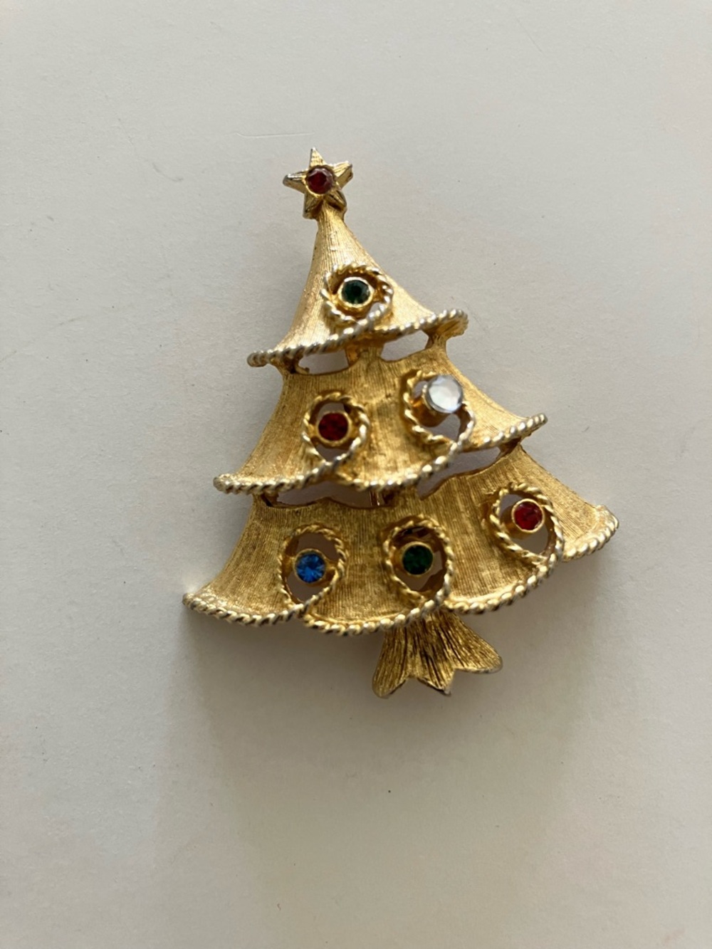 J J Janette Christmas Tree Brooch